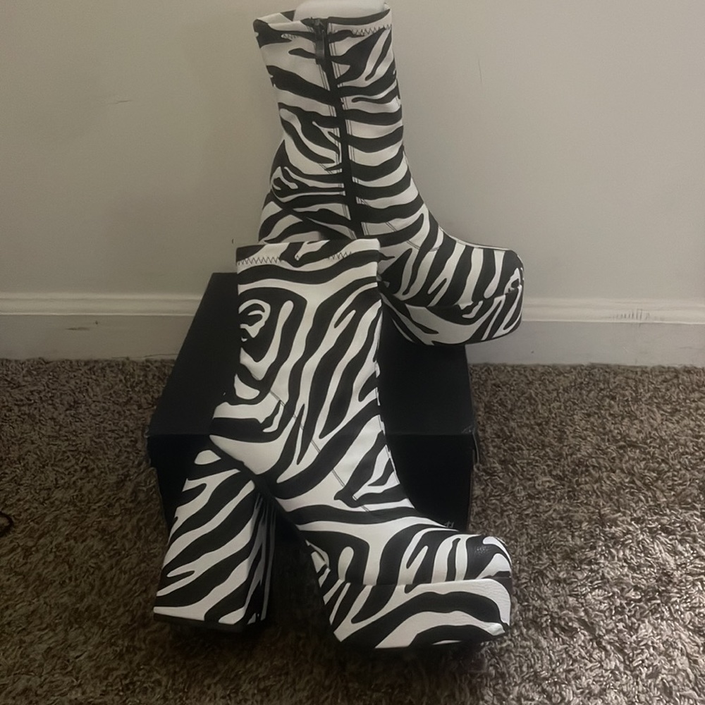 CLOSED SQUARE TOE CHUNKY PLATFORM ANKLE SOCK BOOT IN ZEBRA PRINT FAUX LEATHER - Picture 8 of 8